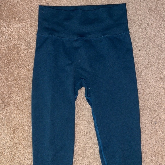 LEGGINGS WITH BUTT SCRUNCH - Picture 3 of 3